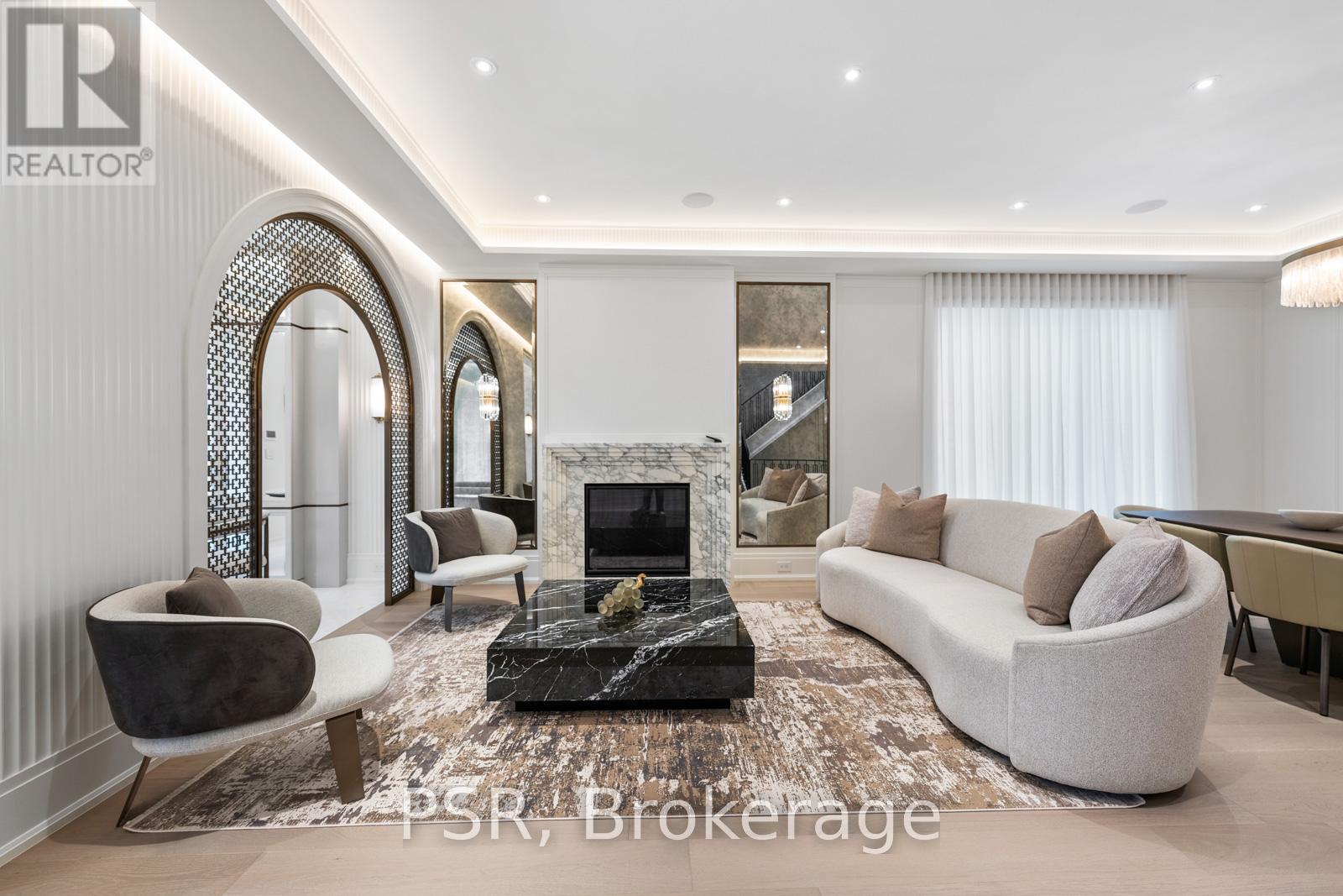 117 Yonge Boulevard, Toronto, Ontario  M5M 3H2 - Photo 3 - C13116970