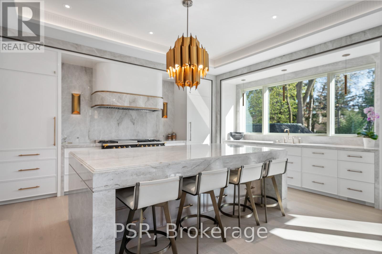 117 Yonge Boulevard, Toronto, Ontario  M5M 3H2 - Photo 9 - C13116970