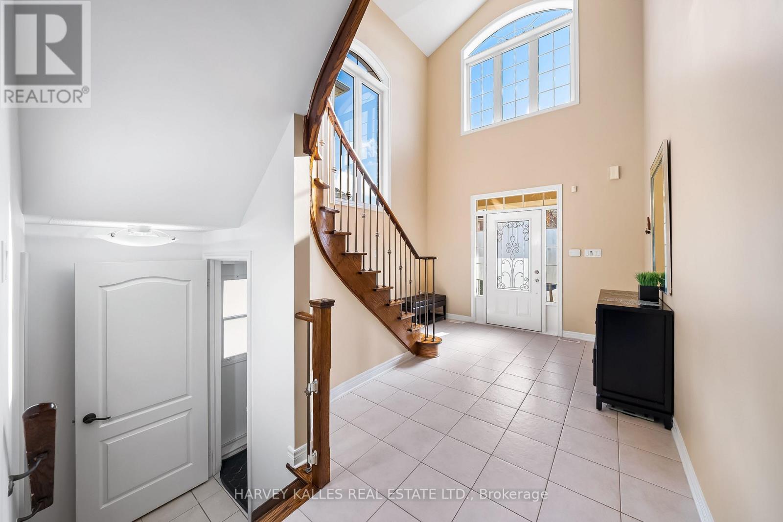 36 Boundbrook Drive, Brampton, Ontario L7A 0M2 - Photo 3 - W13130526
