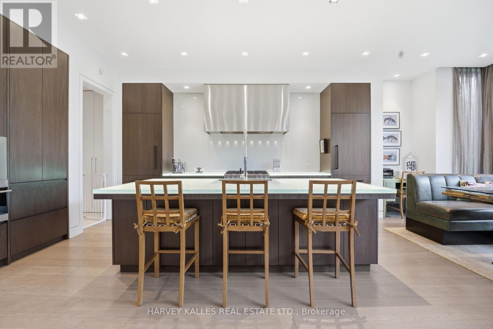 43 Hillholm Road, Toronto, Ontario  M5P 1M4 - Photo 10 - C13142106