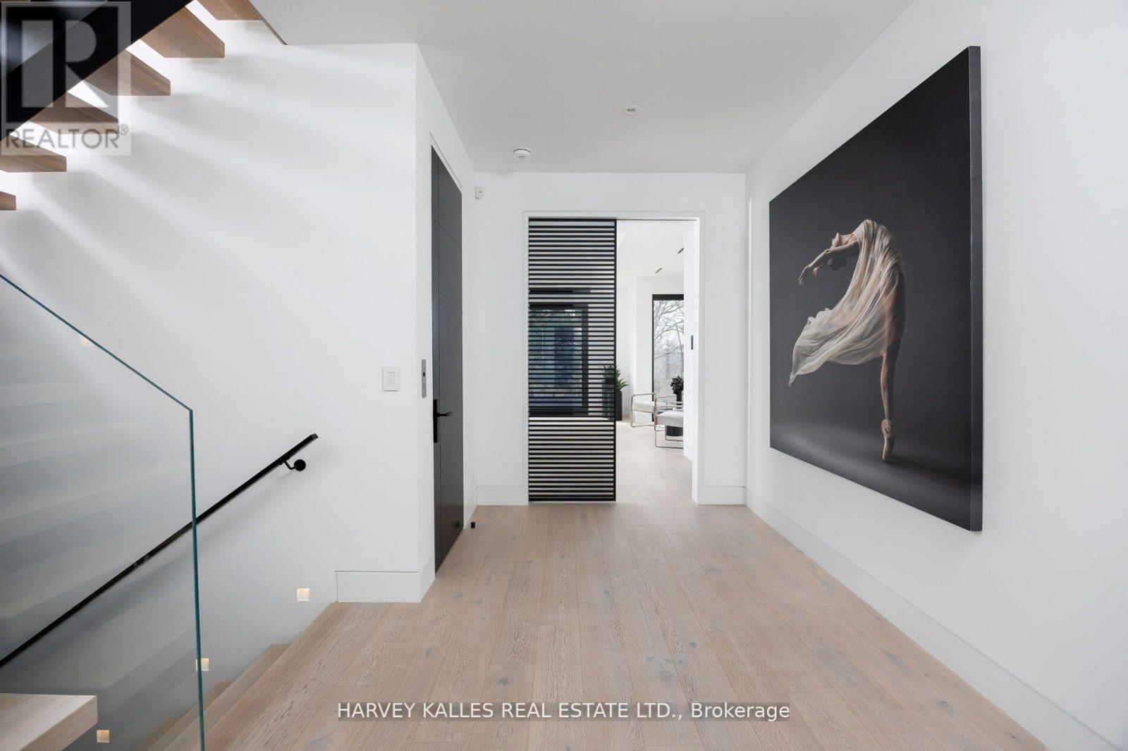 5 Dewbourne Avenue, Toronto, Ontario  M5P 1Z1 - Photo 25 - C13142424