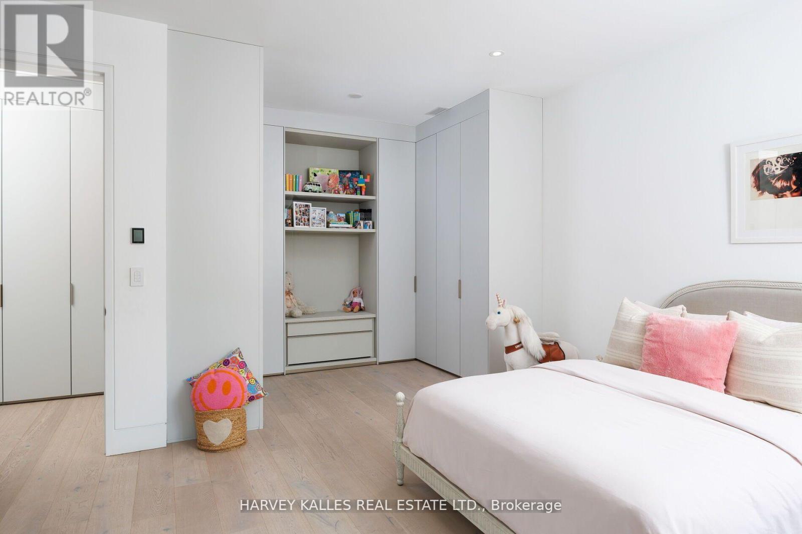 5 Dewbourne Avenue, Toronto, Ontario  M5P 1Z1 - Photo 32 - C13142424