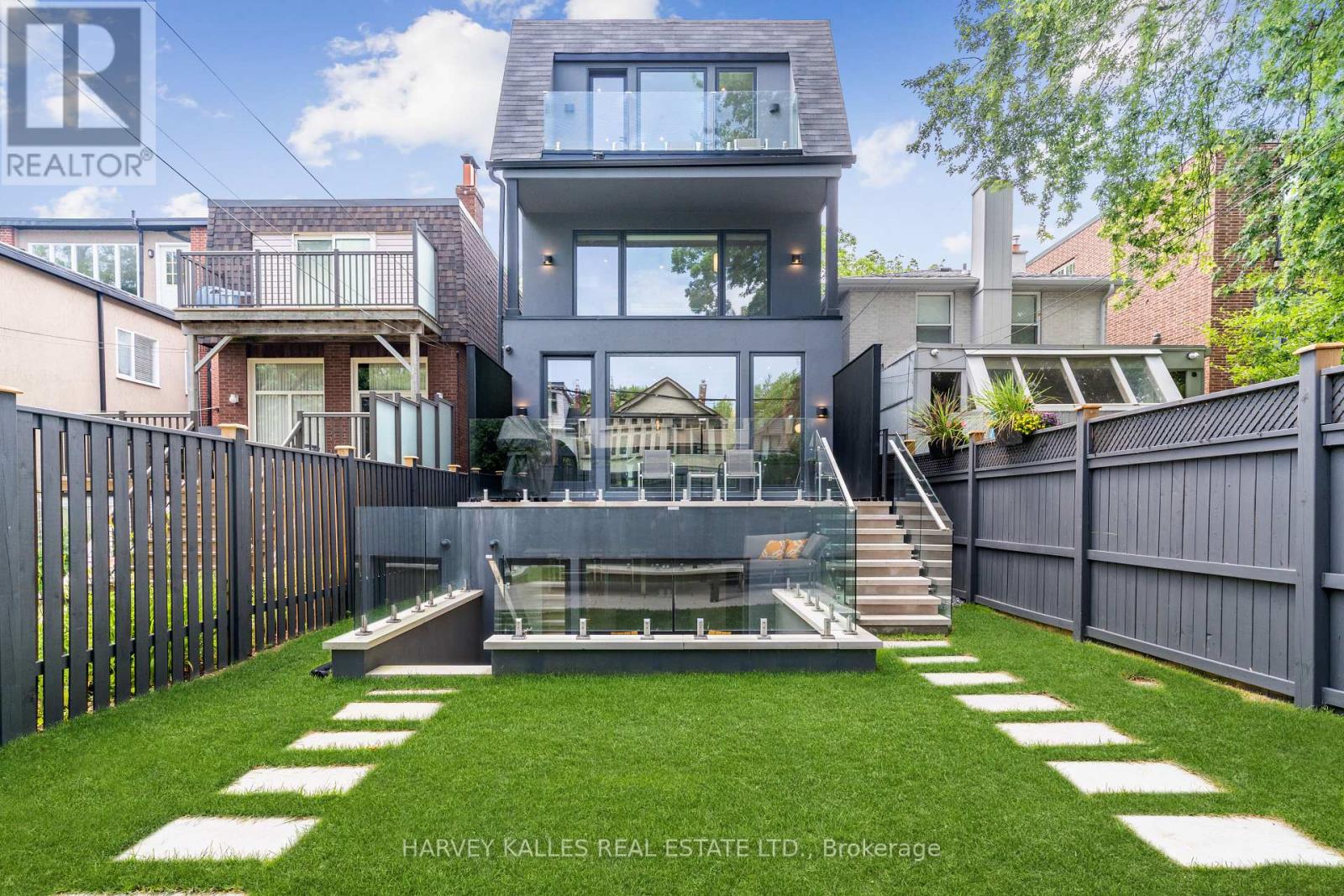 305 Glen Road, Toronto, Ontario  M4W 2X4 - Photo 3 - C13142766