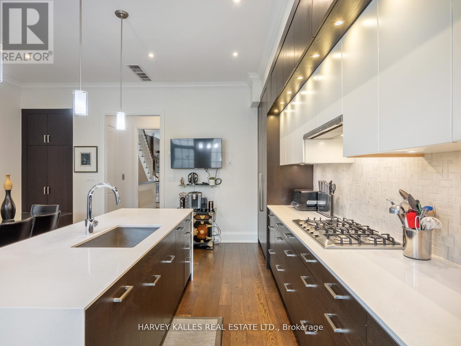 2460a Bayview Avenue, Toronto, Ontario M2L 0A3 - Photo 20 - C13145610