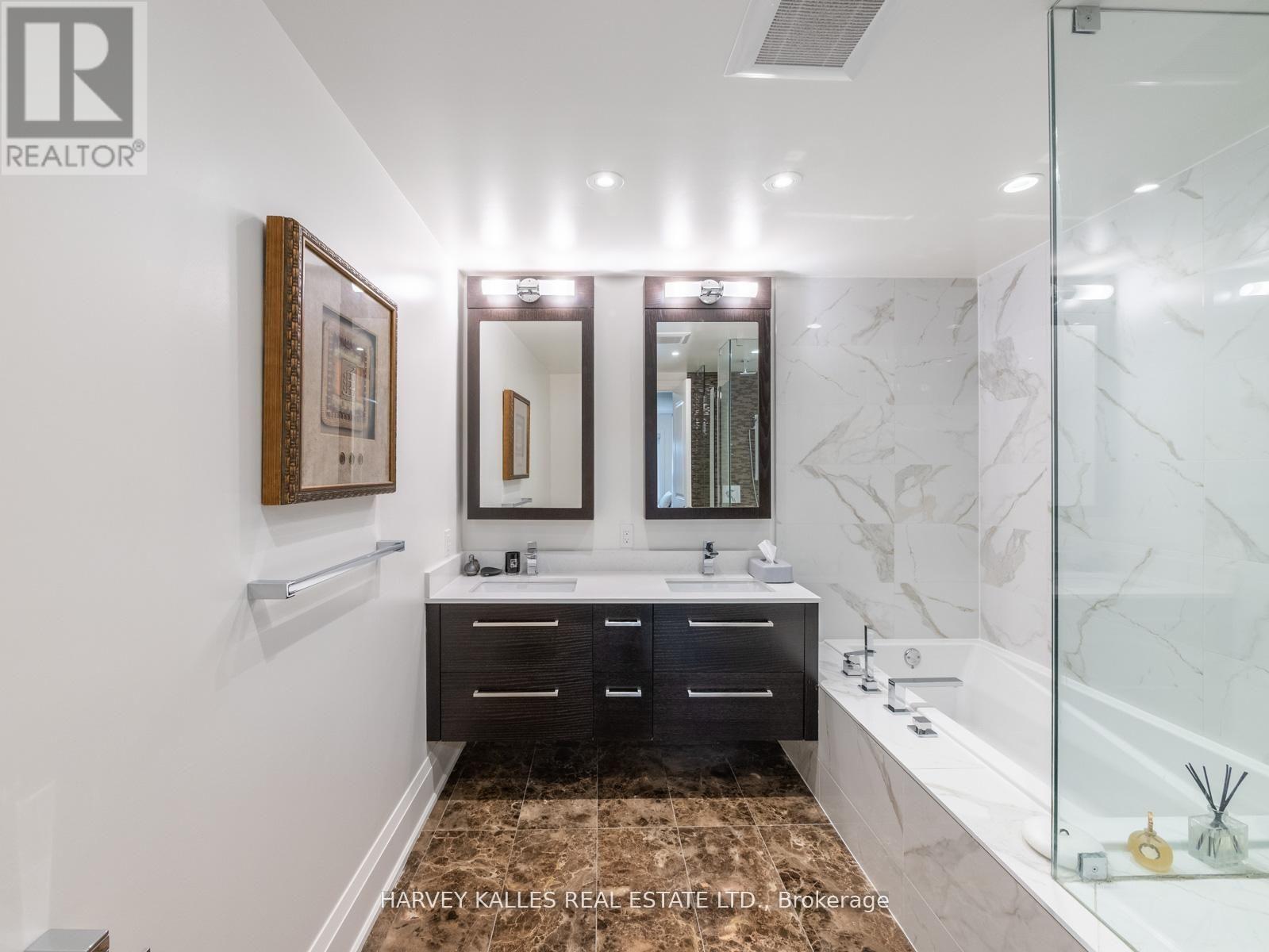 2460a Bayview Avenue, Toronto, Ontario M2L 0A3 - Photo 30 - C13145610