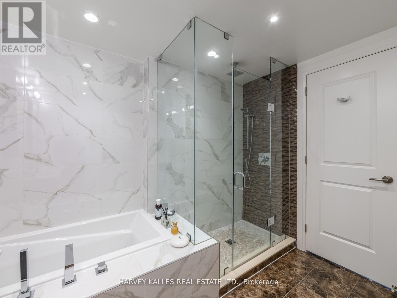 2460a Bayview Avenue, Toronto, Ontario M2L 0A3 - Photo 32 - C13145610
