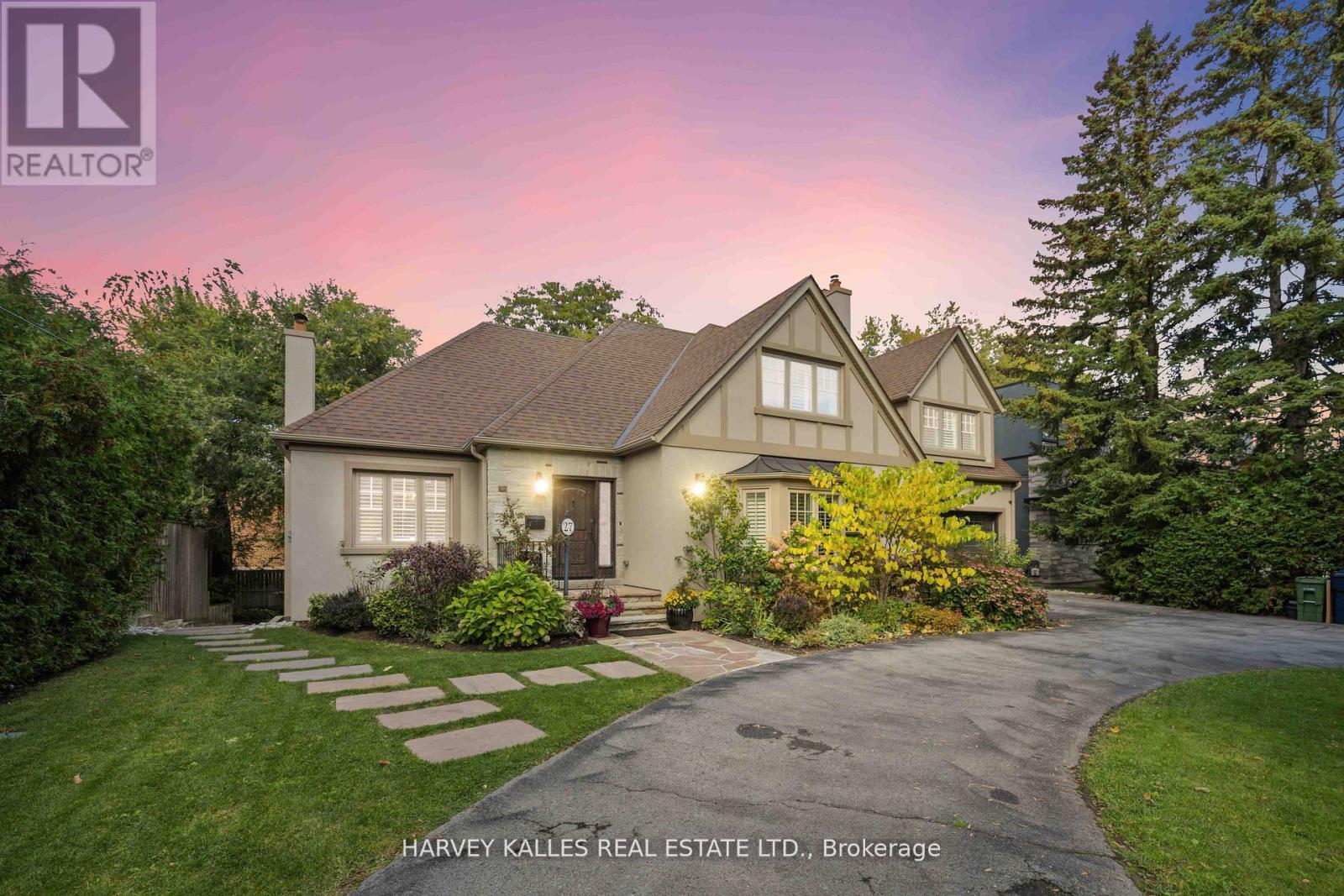 27 ASHLEY PARK ROAD, Toronto, Ontario