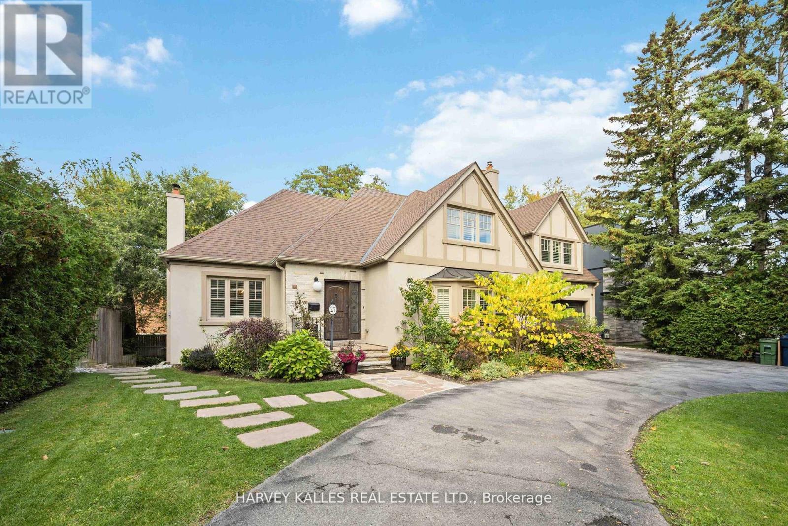 27 Ashley Park Road, Toronto, Ontario M9A 4C9 - Photo 2 - W13146672
