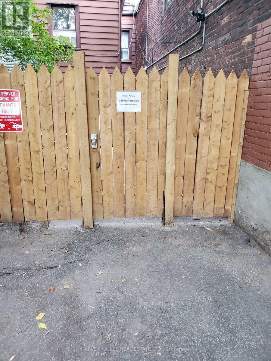 210 Gerrard Street E, Toronto, Ontario M5A 2E6 - Photo 28 - C13152164