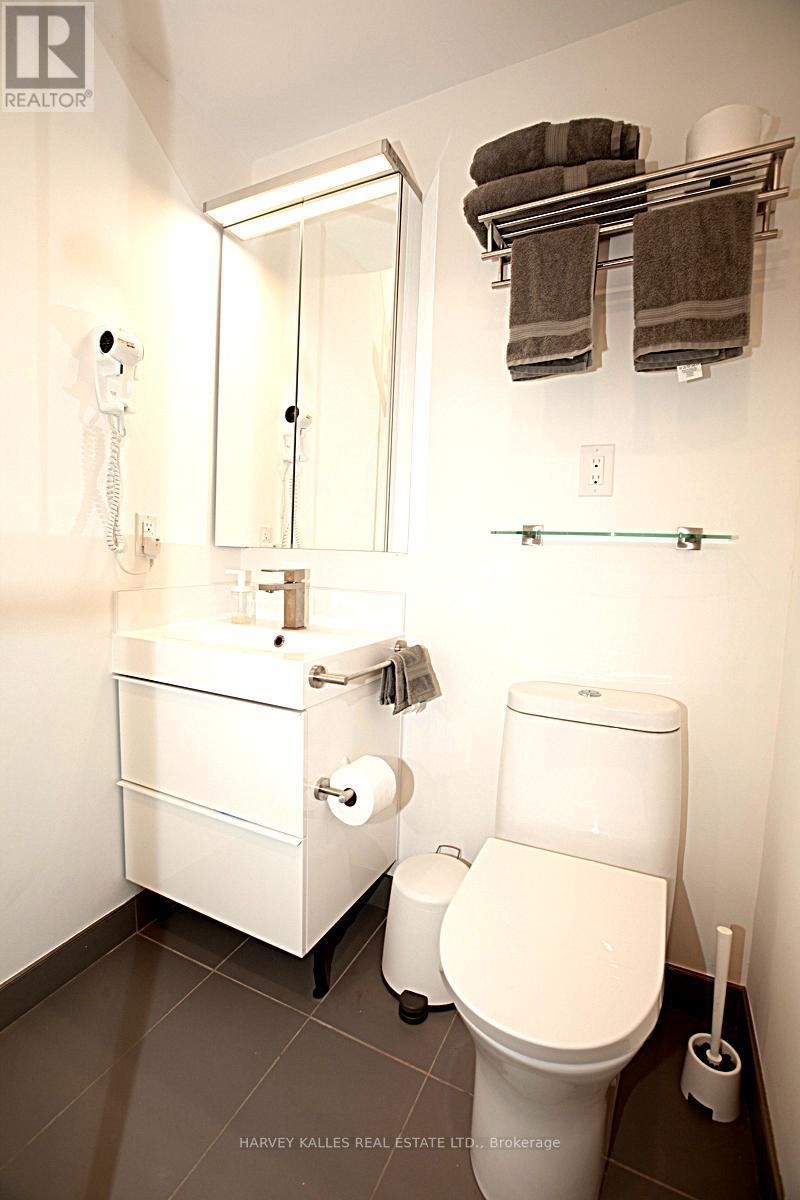 210 Gerrard Street E, Toronto, Ontario M5A 2E6 - Photo 42 - C13152204