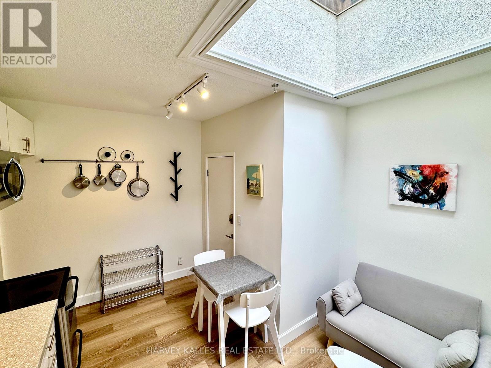 210 Gerrard Street E, Toronto, Ontario M5A 2E6 - Photo 44 - C13152204