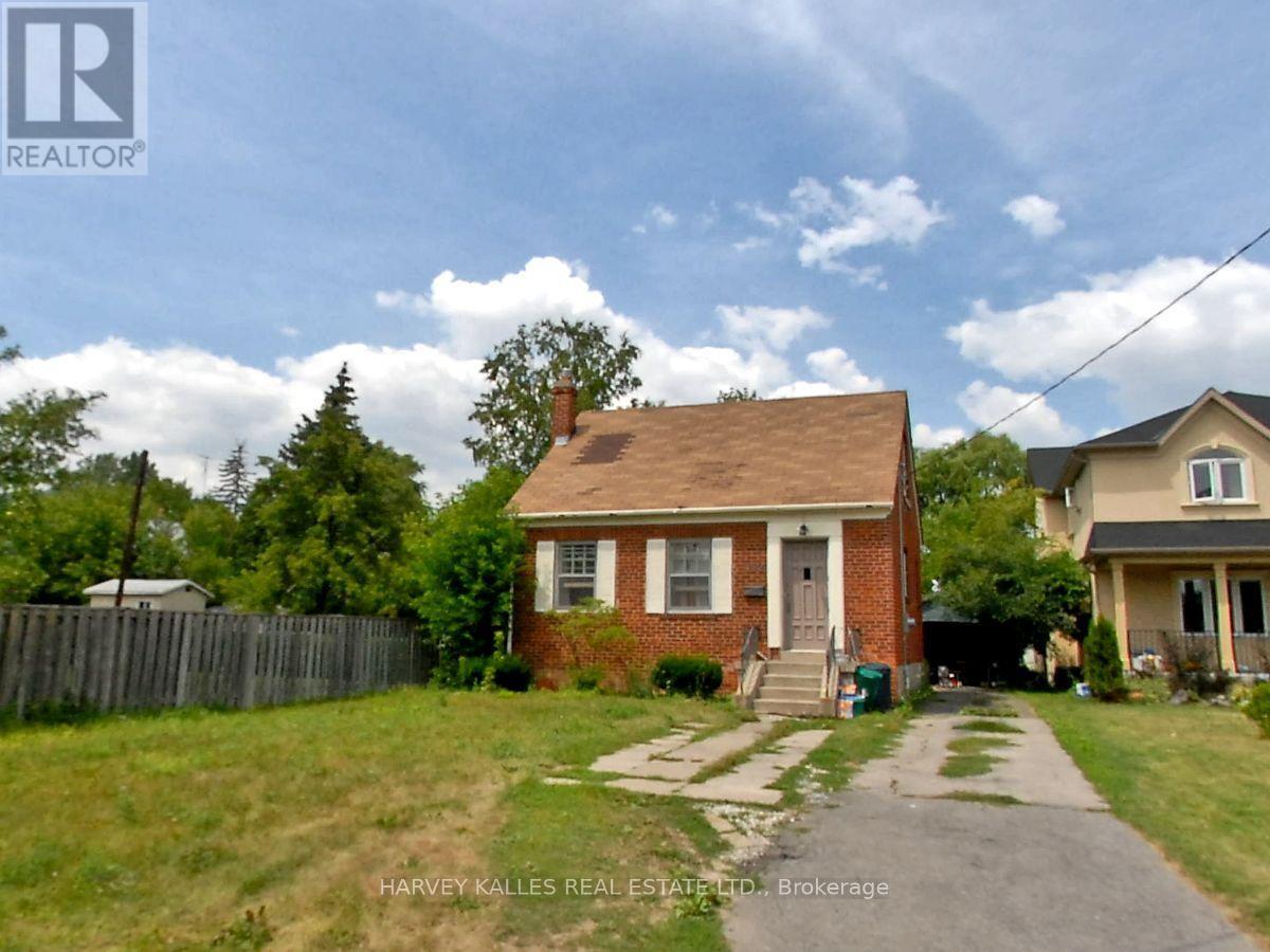 112 ALLINGHAM GARDENS, Toronto, Ontario