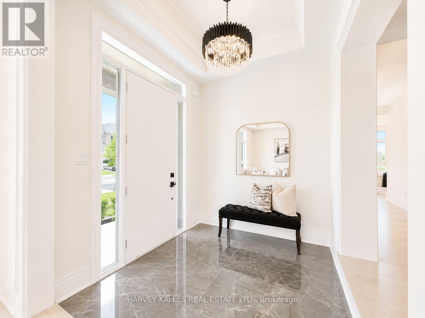 107 Winthrop Crescent, Vaughan, Ontario  L3L 0E5 - Photo 5 - N13171452