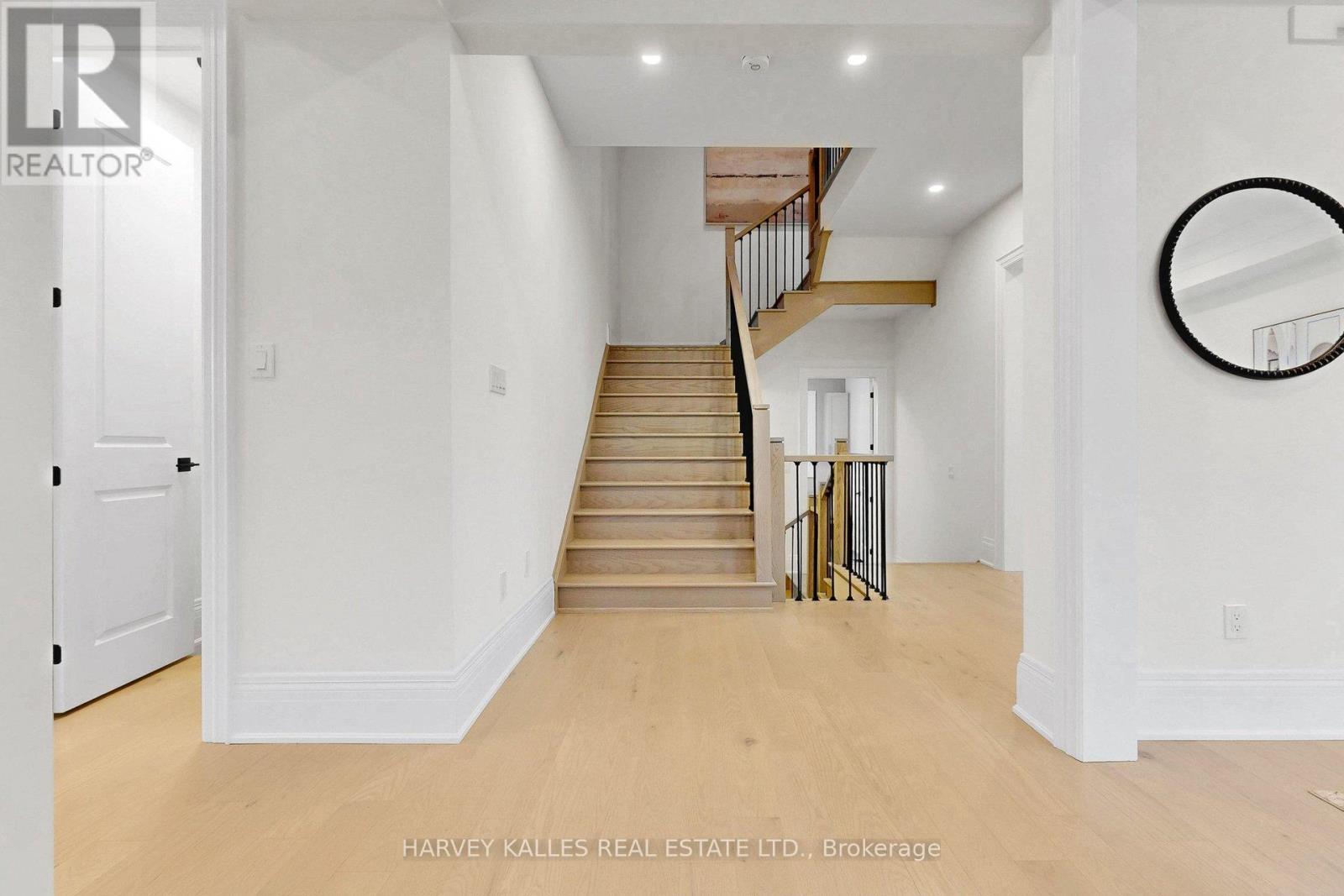 107 Winthrop Crescent, Vaughan, Ontario  L3L 0E5 - Photo 6 - N13171452