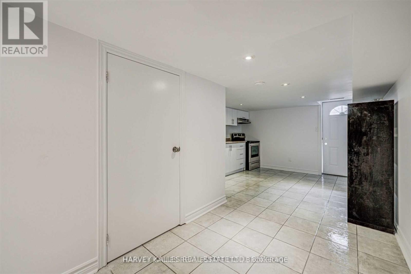 Lower - 184 Cedric Avenue, Toronto, Ontario  M6C 3X8 - Photo 10 - C13172438