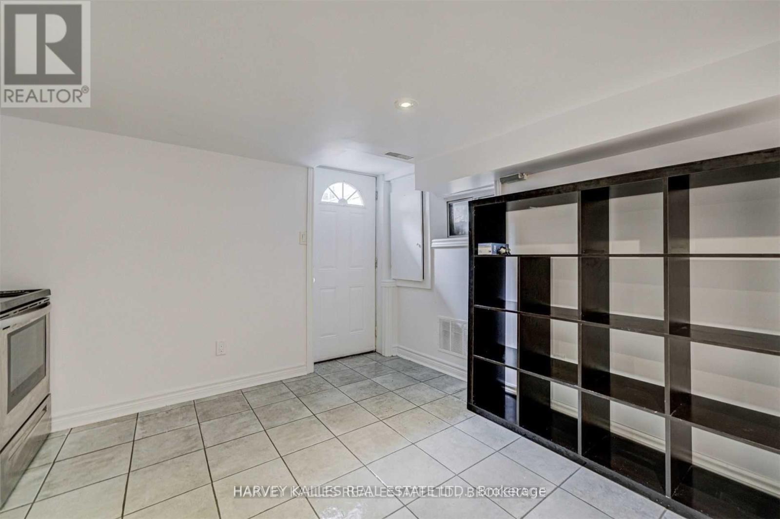 Lower - 184 Cedric Avenue, Toronto, Ontario  M6C 3X8 - Photo 11 - C13172438