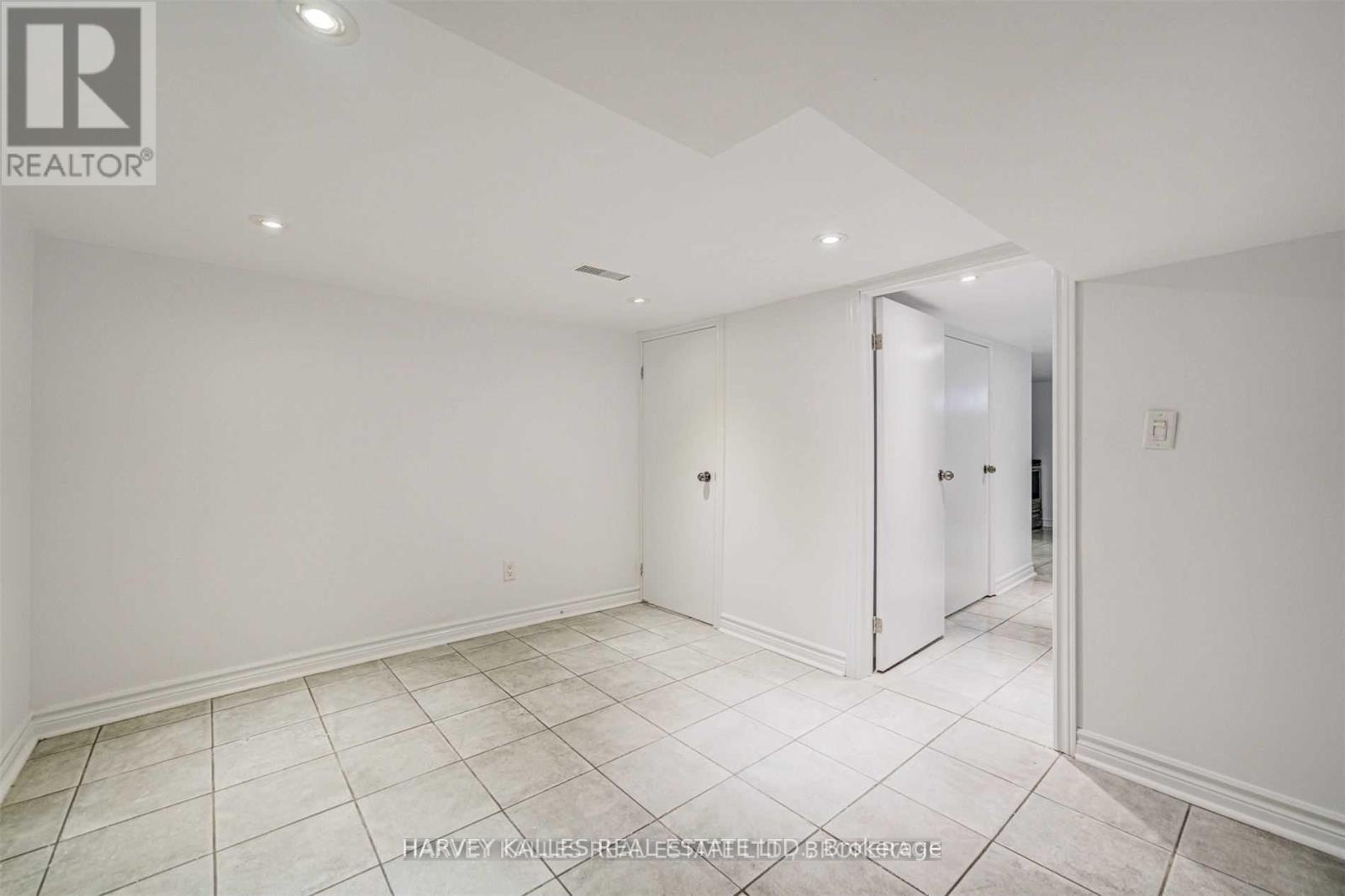 Lower - 184 Cedric Avenue, Toronto, Ontario  M6C 3X8 - Photo 14 - C13172438
