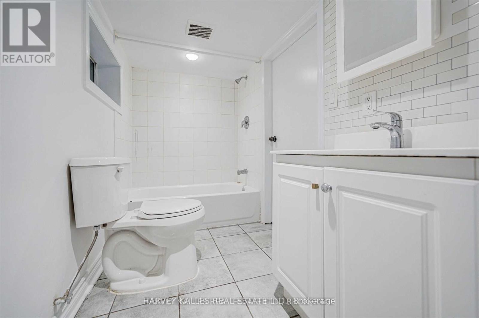 Lower - 184 Cedric Avenue, Toronto, Ontario  M6C 3X8 - Photo 15 - C13172438