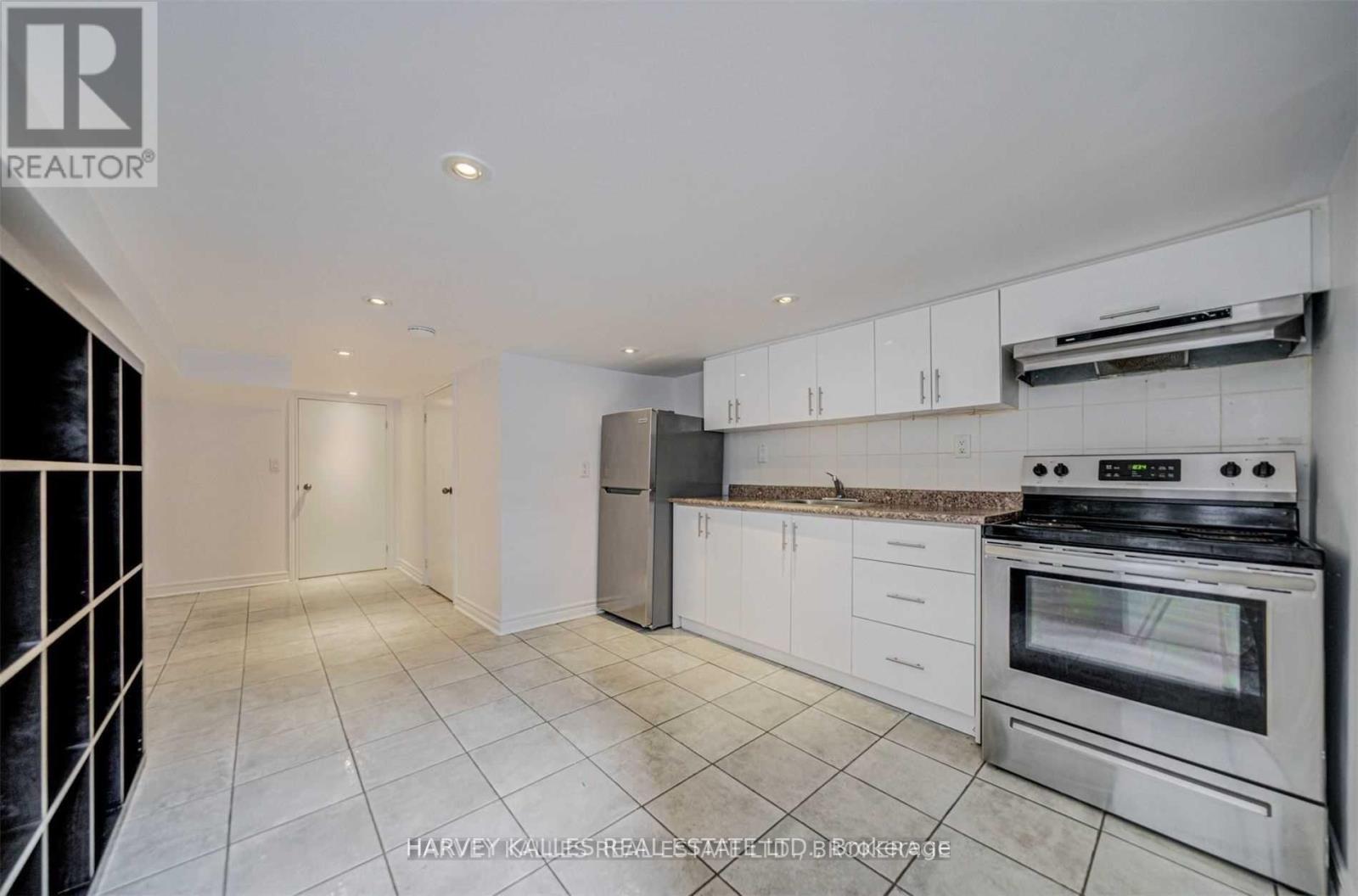 Lower - 184 Cedric Avenue, Toronto, Ontario  M6C 3X8 - Photo 5 - C13172438