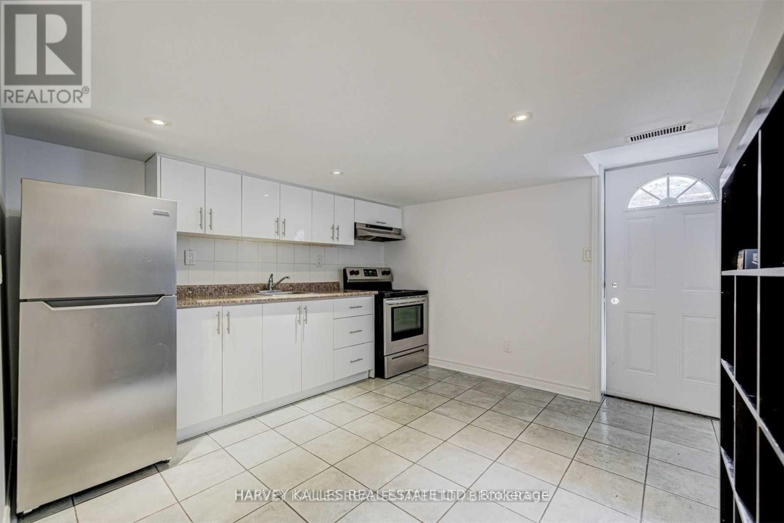 Lower - 184 Cedric Avenue, Toronto, Ontario  M6C 3X8 - Photo 6 - C13172438