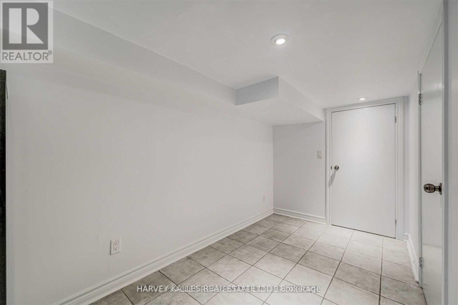 Lower - 184 Cedric Avenue, Toronto, Ontario  M6C 3X8 - Photo 8 - C13172438