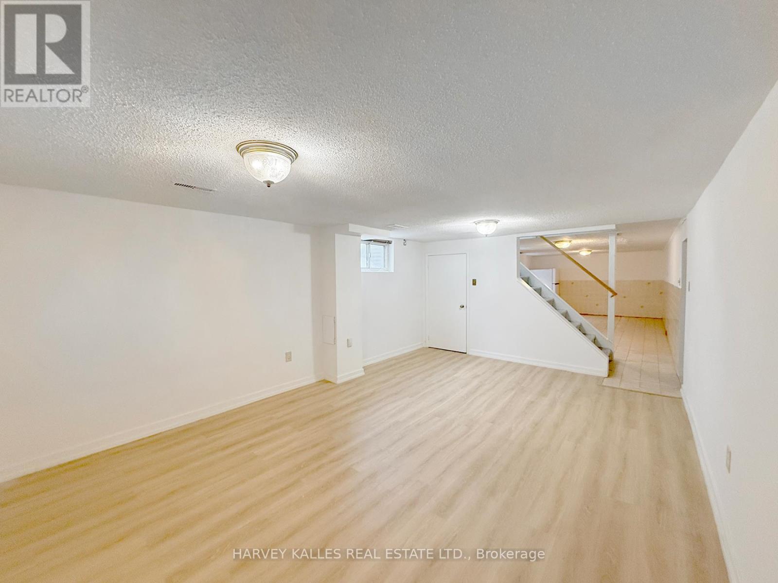 214 Dixon Road, Toronto, Ontario M9P 2M1 - Photo 15 - W13173808