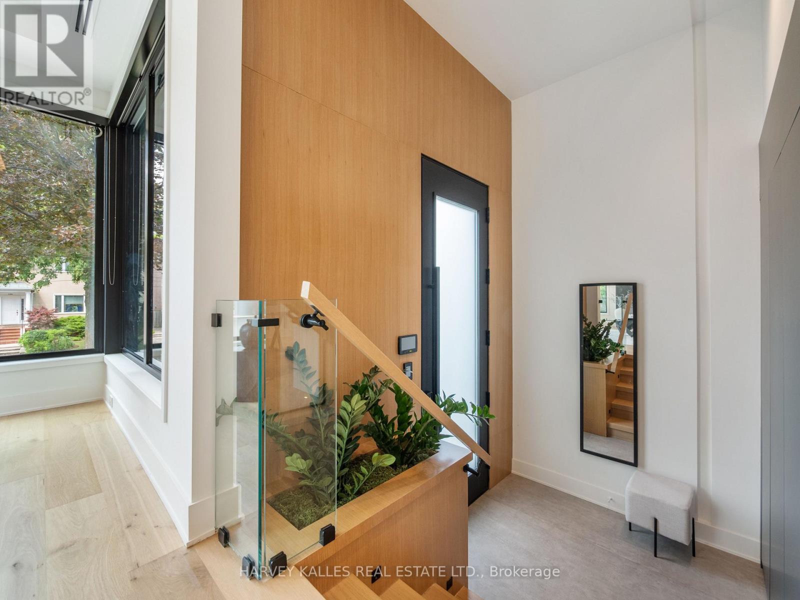 585 Bedford Park Avenue, Toronto, Ontario  M5M 1K4 - Photo 2 - C13199882