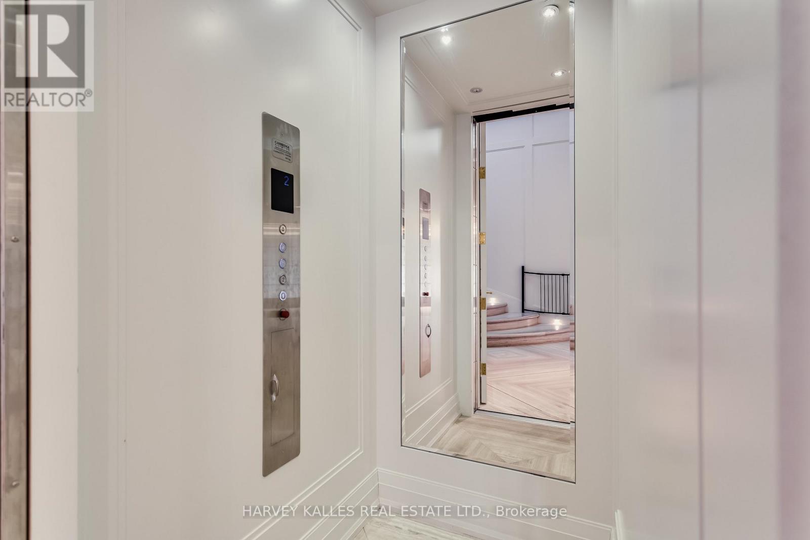 34 Medalist Road, Toronto, Ontario  M2P 1Y5 - Photo 23 - C13207292