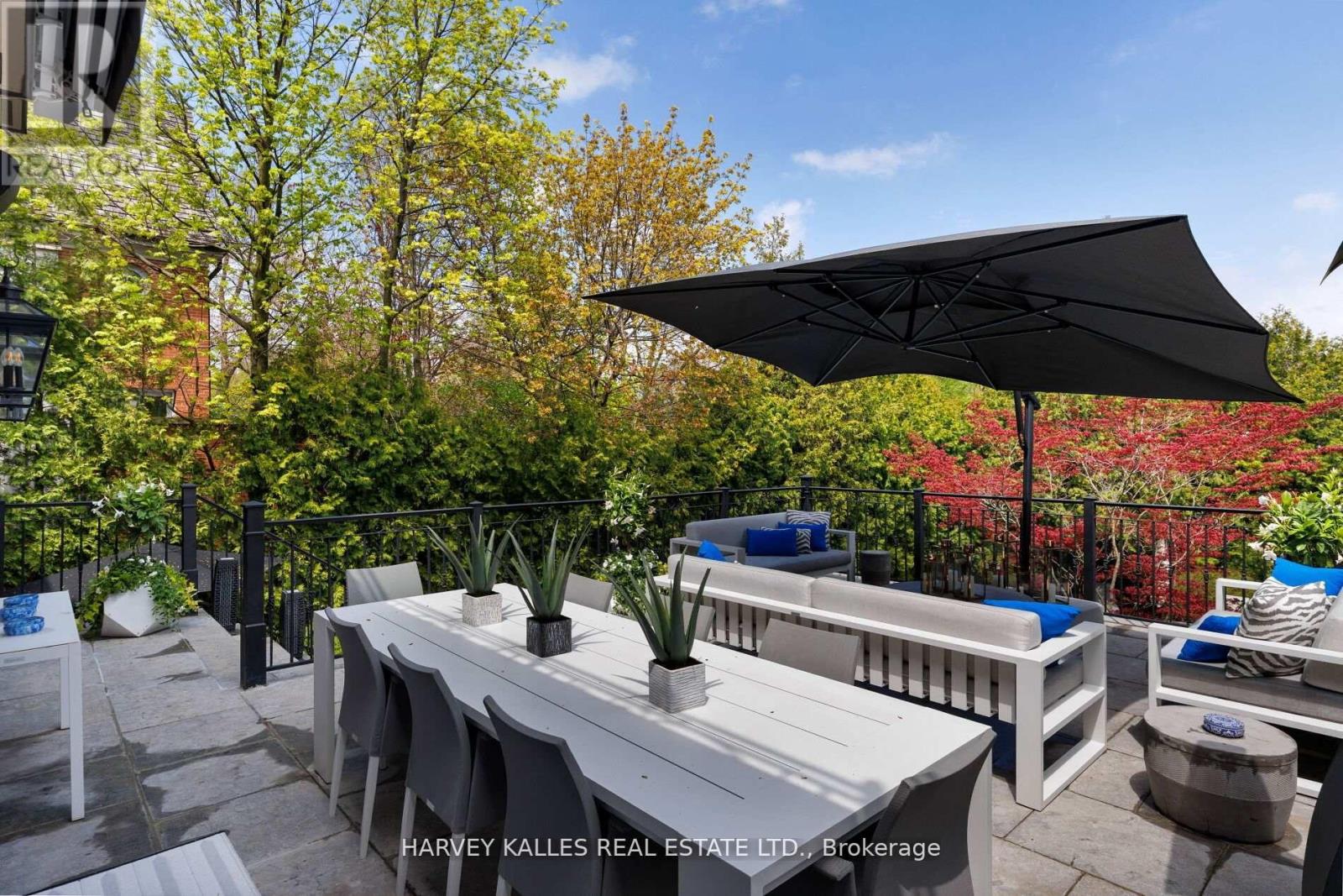 215 Dunvegan Road, Toronto, Ontario M5P 2P2 - Photo 21 - C13211206