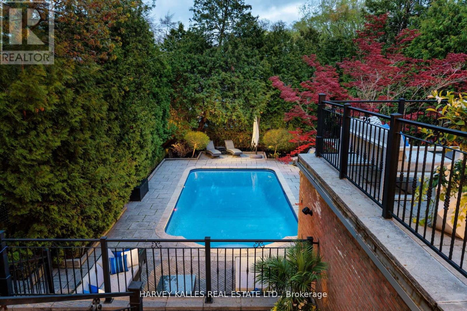 215 Dunvegan Road, Toronto, Ontario M5P 2P2 - Photo 3 - C13211206