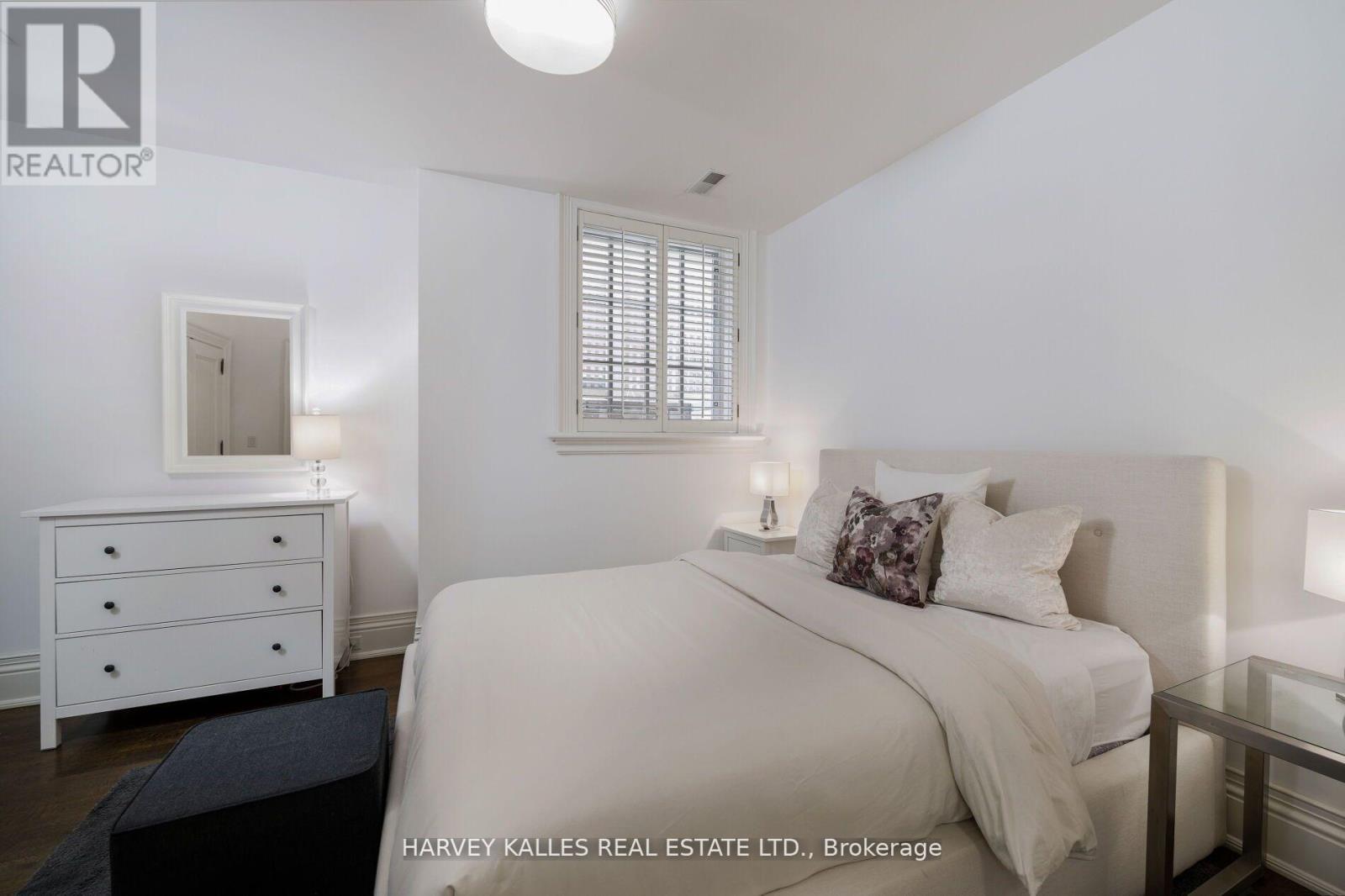 215 Dunvegan Road, Toronto, Ontario M5P 2P2 - Photo 44 - C13211206