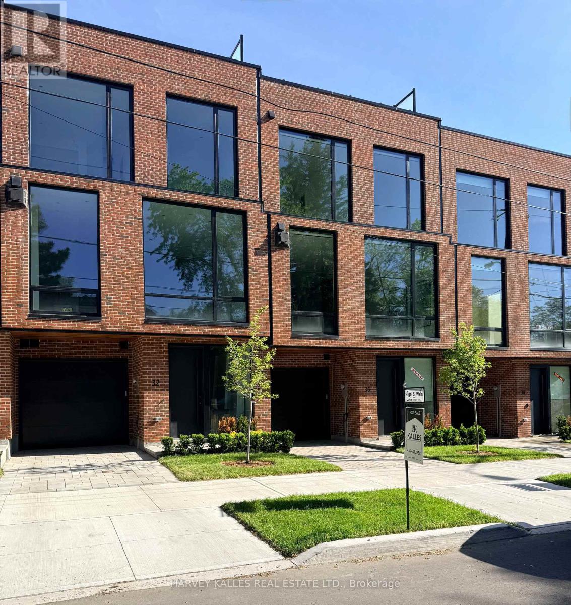 32 EVERGREEN GARDENS, Toronto, Ontario