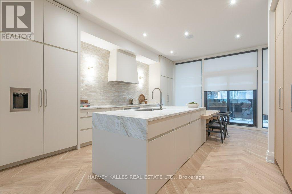 32 Evergreen Gardens, Toronto, Ontario  M4G 1C5 - Photo 15 - C13213682
