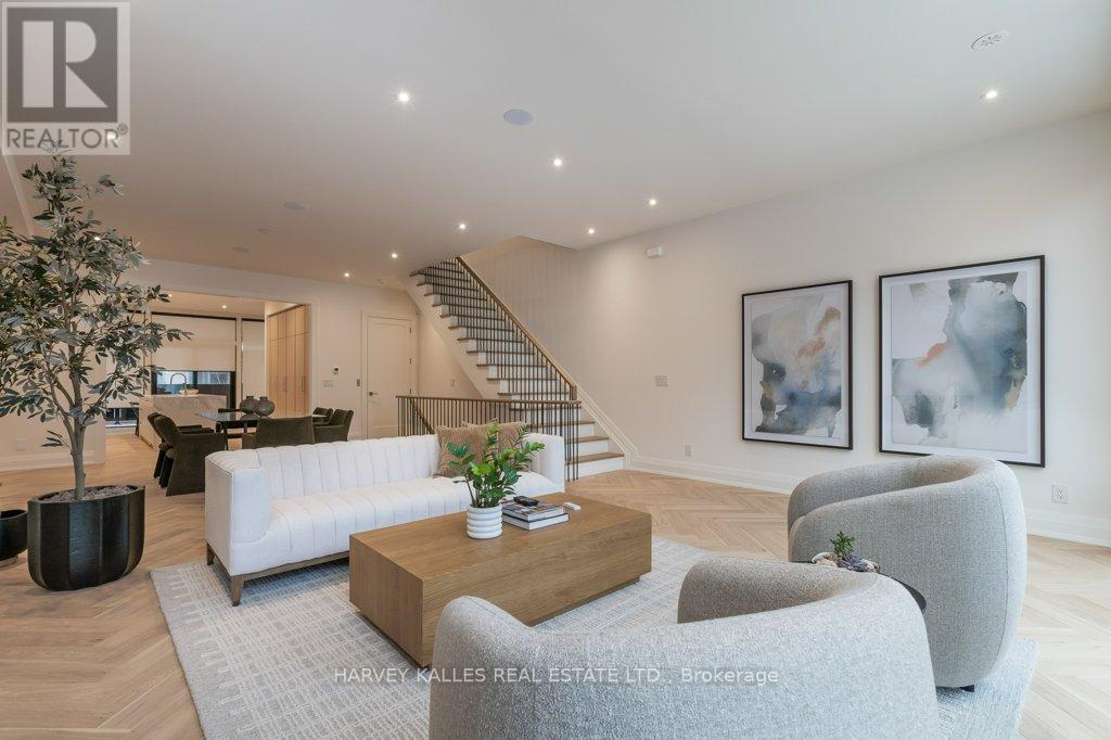 32 Evergreen Gardens, Toronto, Ontario  M4G 1C5 - Photo 25 - C13213682