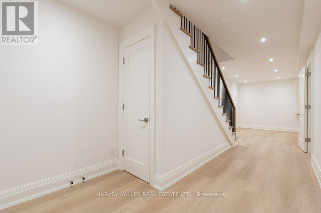 32 Evergreen Gardens, Toronto, Ontario  M4G 1C5 - Photo 46 - C13213682
