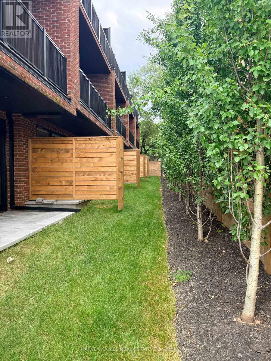32 Evergreen Gardens, Toronto, Ontario  M4G 1C5 - Photo 50 - C13213682