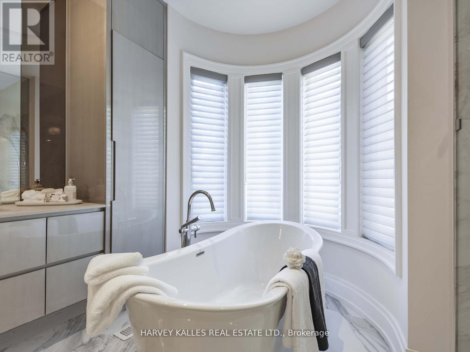 10 Malaren Road, Vaughan, Ontario L6A 1E5 - Photo 25 - N13215122