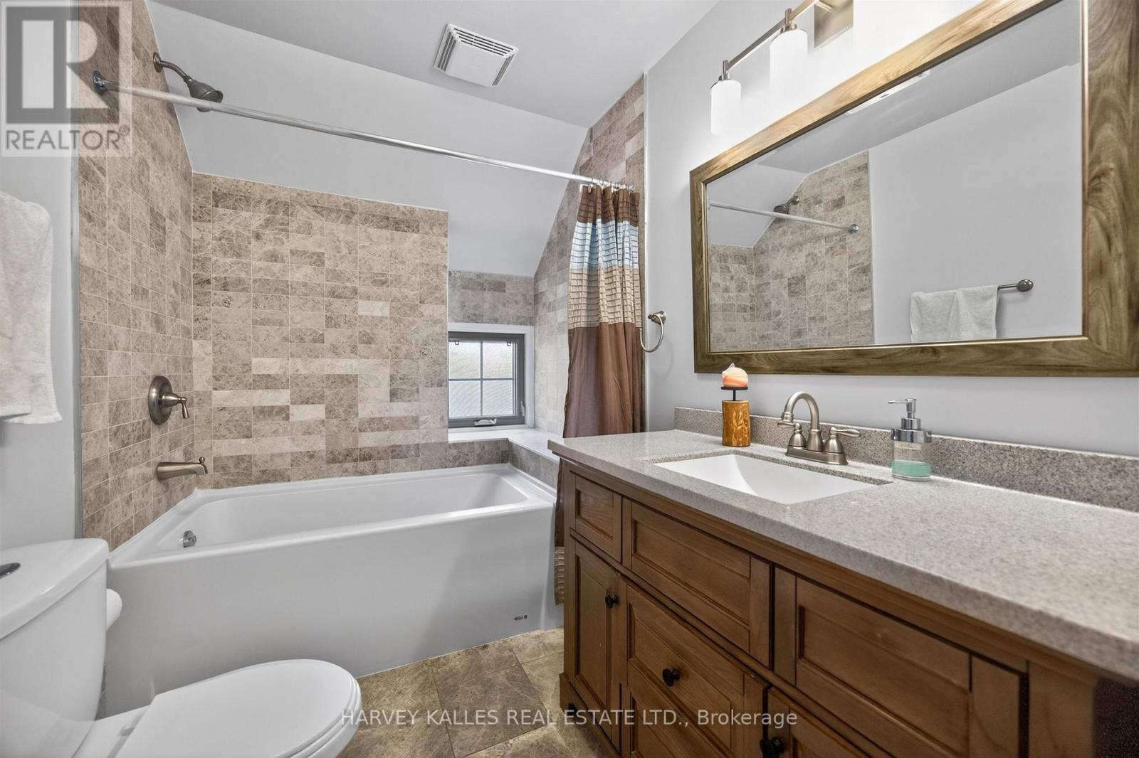 17 Lockheed Boulevard, Toronto, Ontario M9P 2H5 - Photo 26 - W13217294
