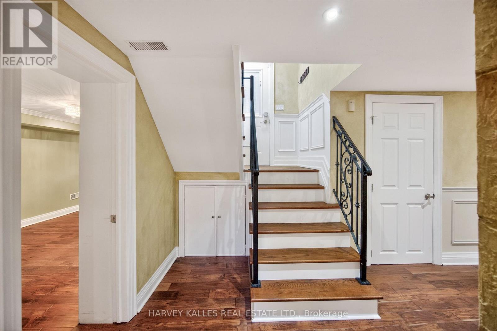 17 Lockheed Boulevard, Toronto, Ontario M9P 2H5 - Photo 30 - W13217294