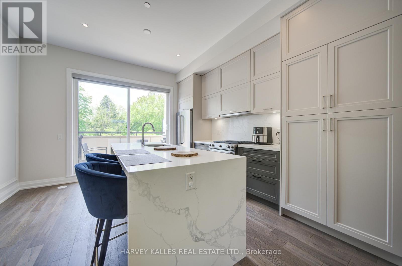 1130a Islington Avenue, Toronto, Ontario  M8Z 0G6 - Photo 14 - W13220416