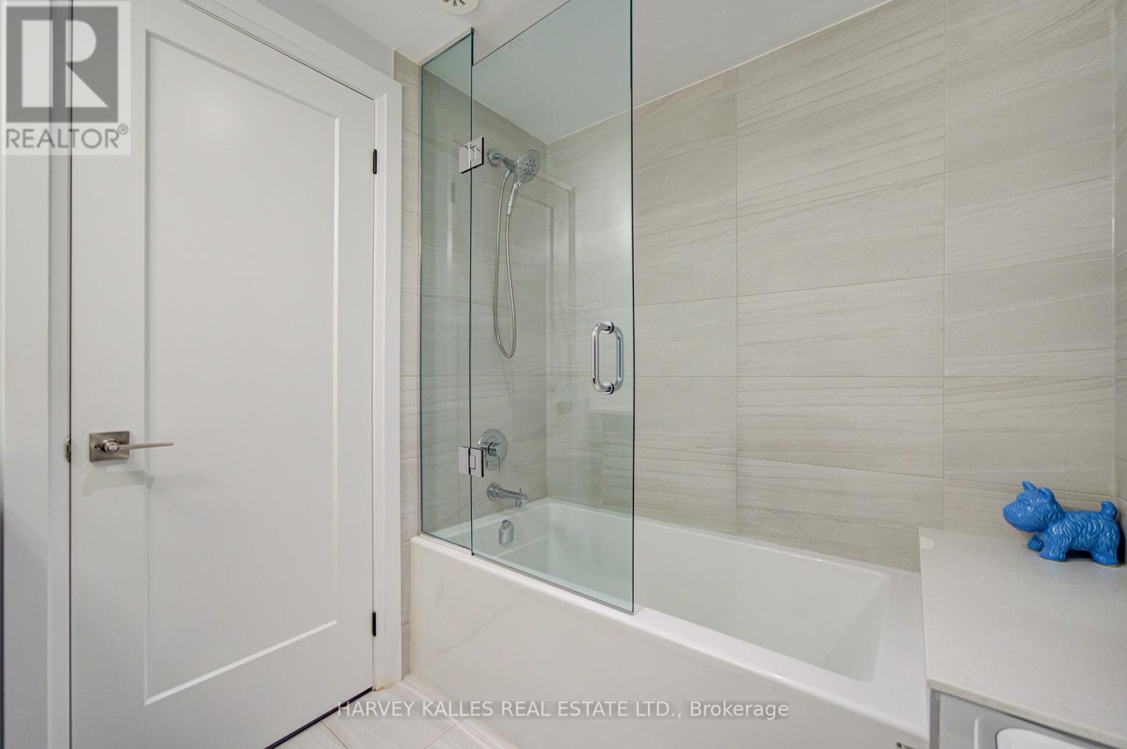 1130a Islington Avenue, Toronto, Ontario  M8Z 0G6 - Photo 21 - W13220416