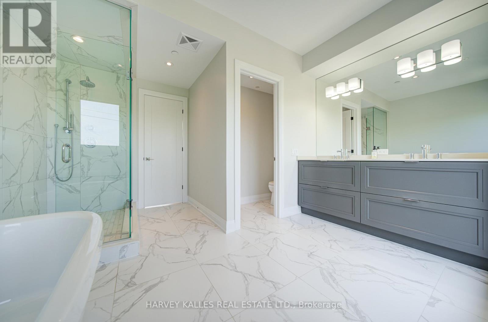 1130a Islington Avenue, Toronto, Ontario  M8Z 0G6 - Photo 25 - W13220416