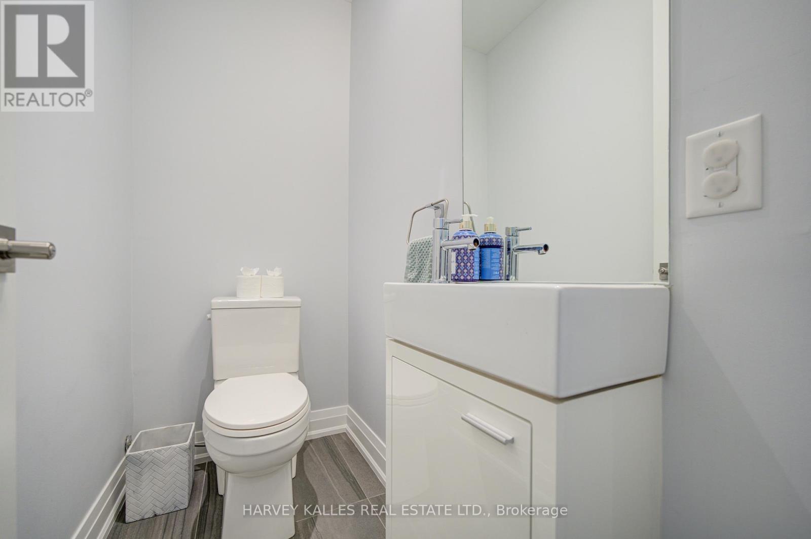 1130a Islington Avenue, Toronto, Ontario  M8Z 0G6 - Photo 7 - W13220416
