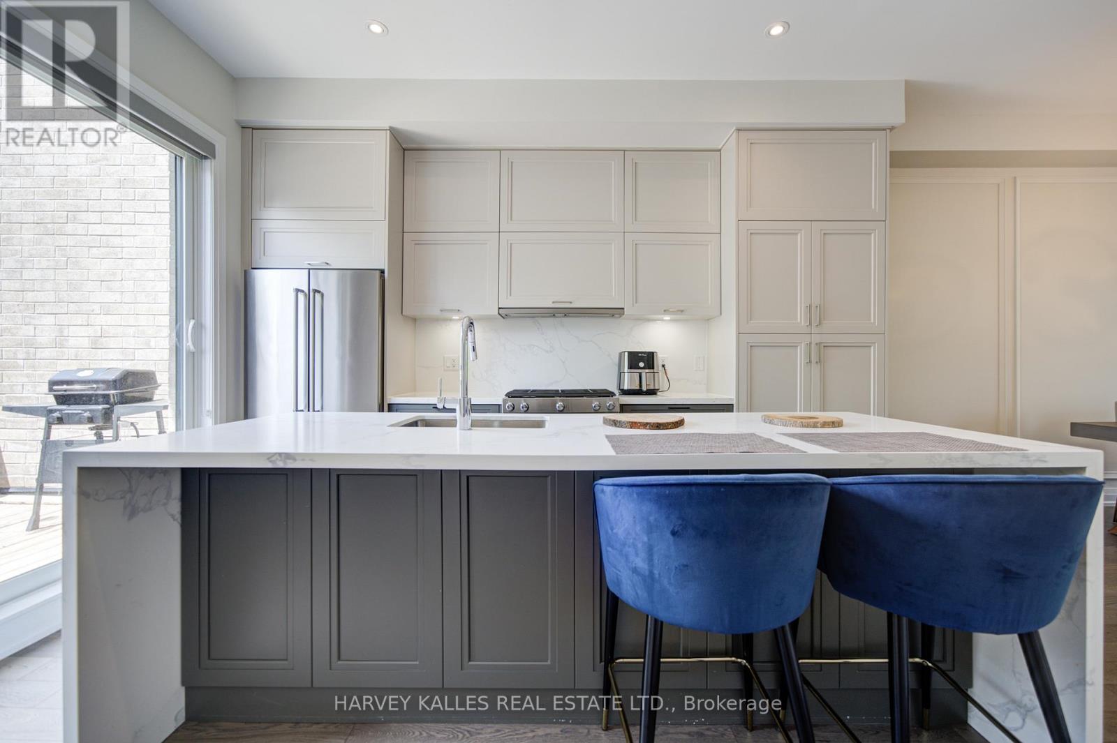 1130a Islington Avenue, Toronto, Ontario  M8Z 0G6 - Photo 9 - W13220416