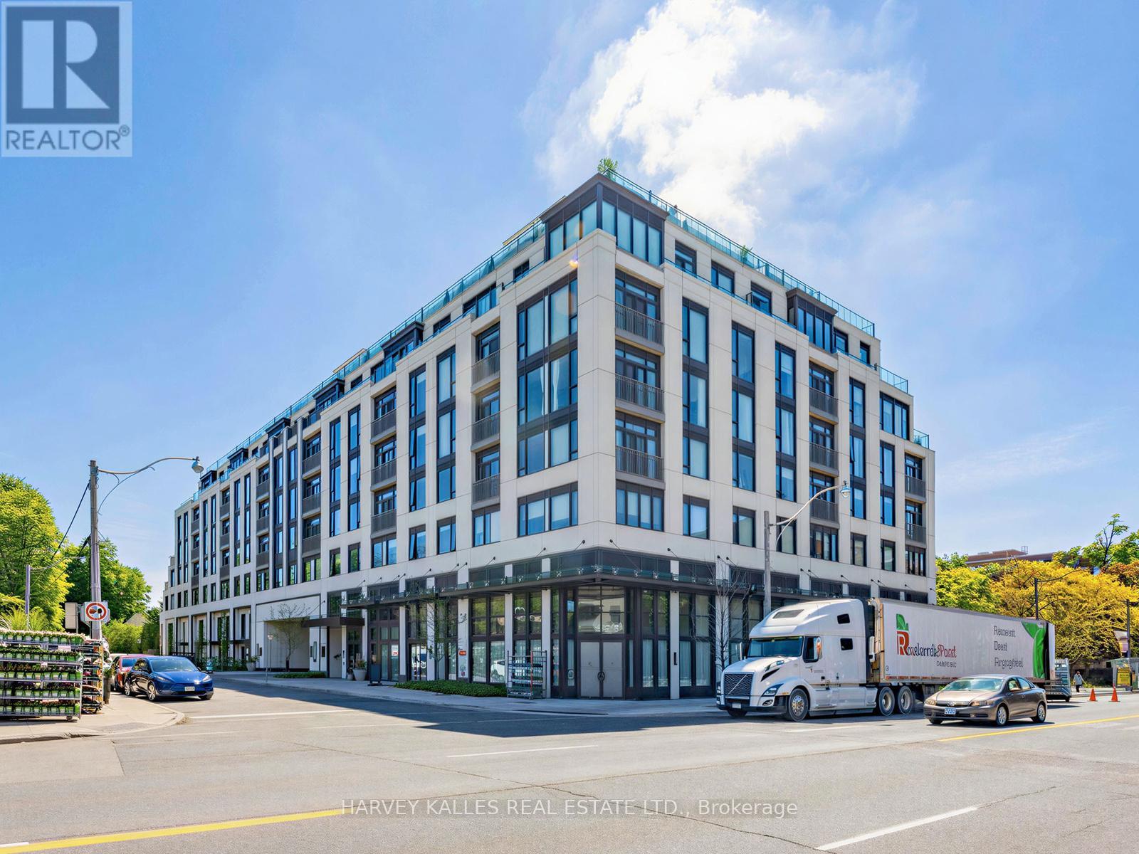 605 - 1 STRATHGOWAN AVENUE, Toronto, Ontario