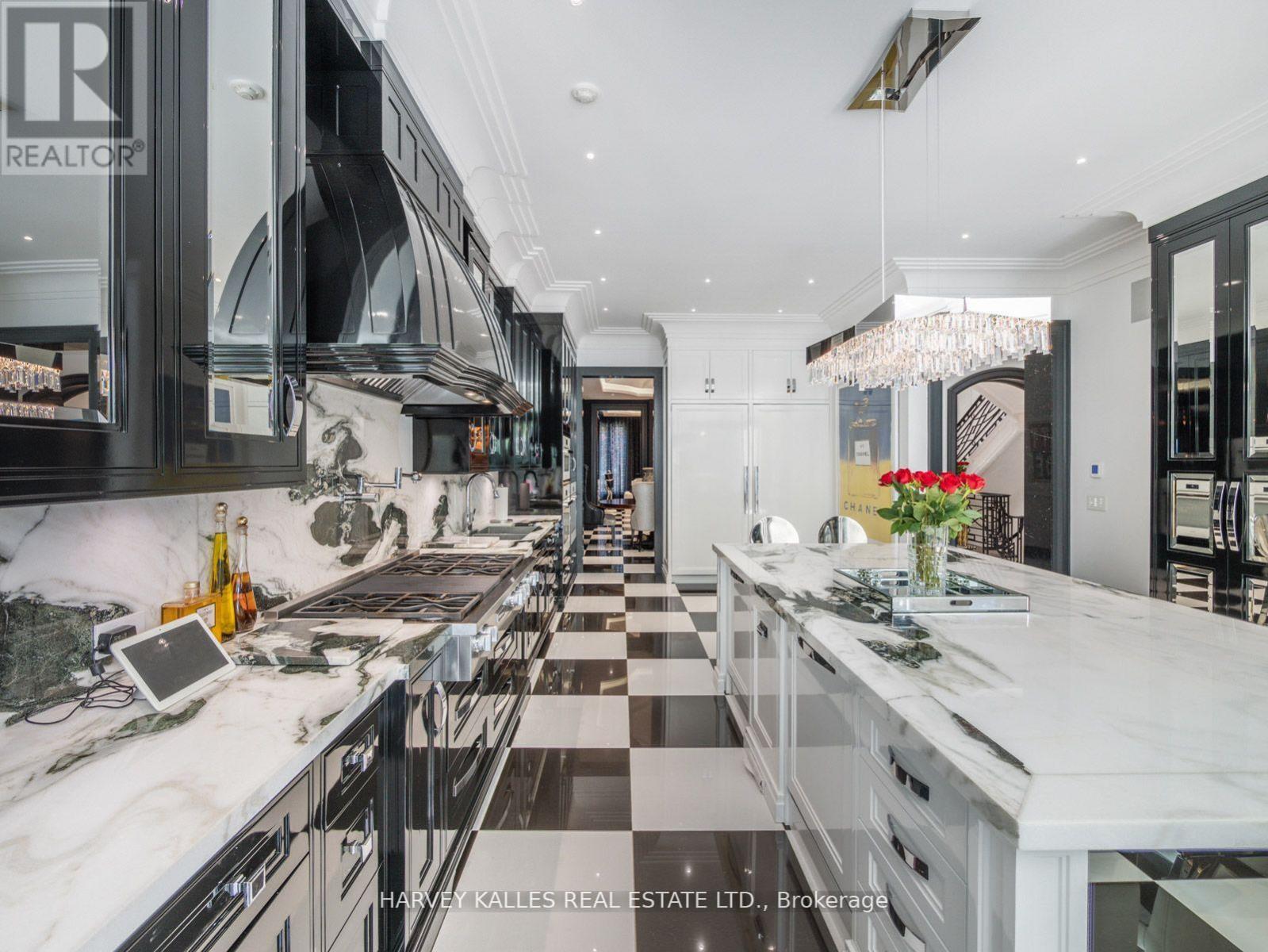 327 Cortleigh Boulevard, Toronto, Ontario M5N 1B2 - Photo 14 - C13224476