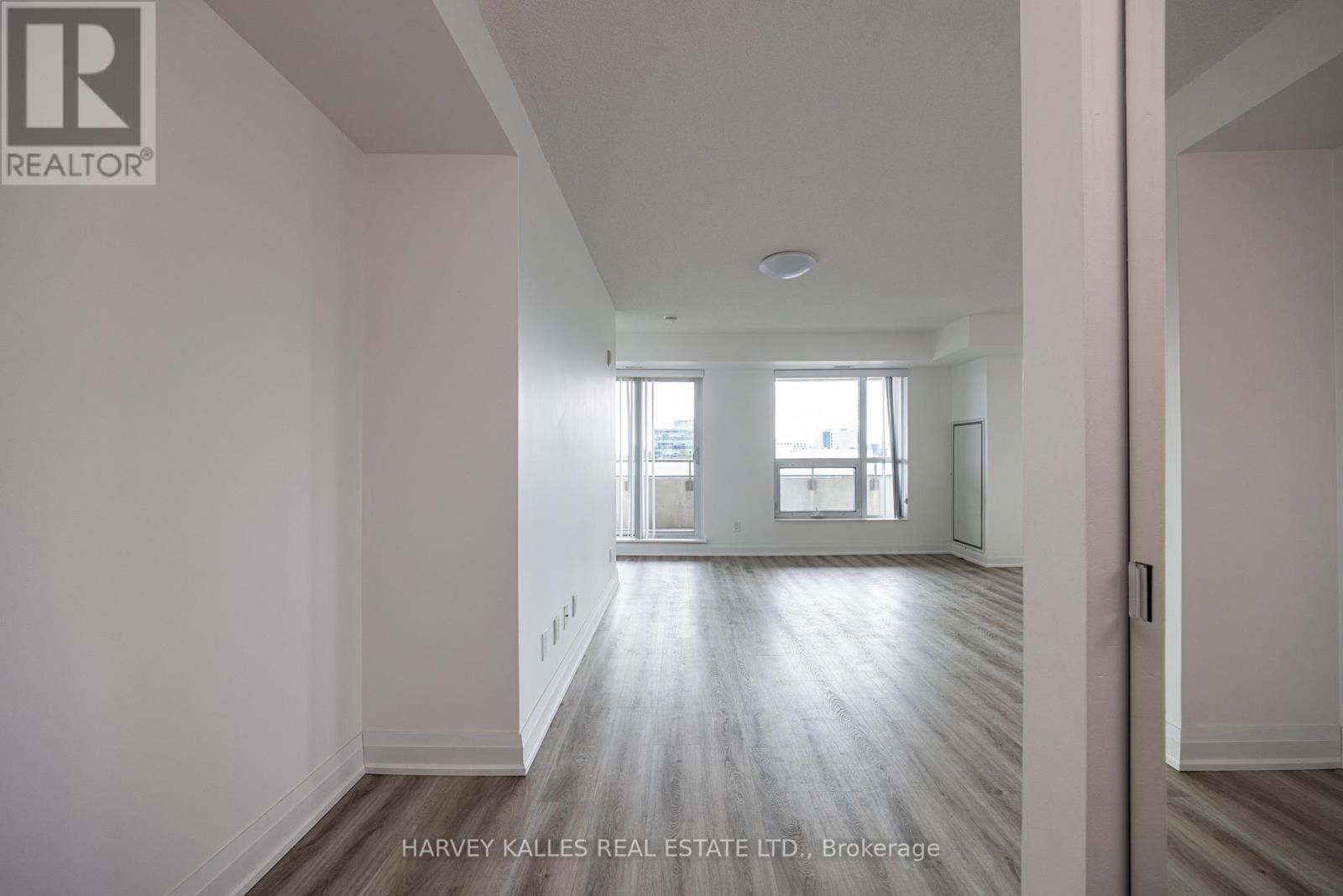 317 - 75 Norman Bethune Avenue, Richmond Hill, Ontario L4B 0B6 - Photo 2 - N13232794