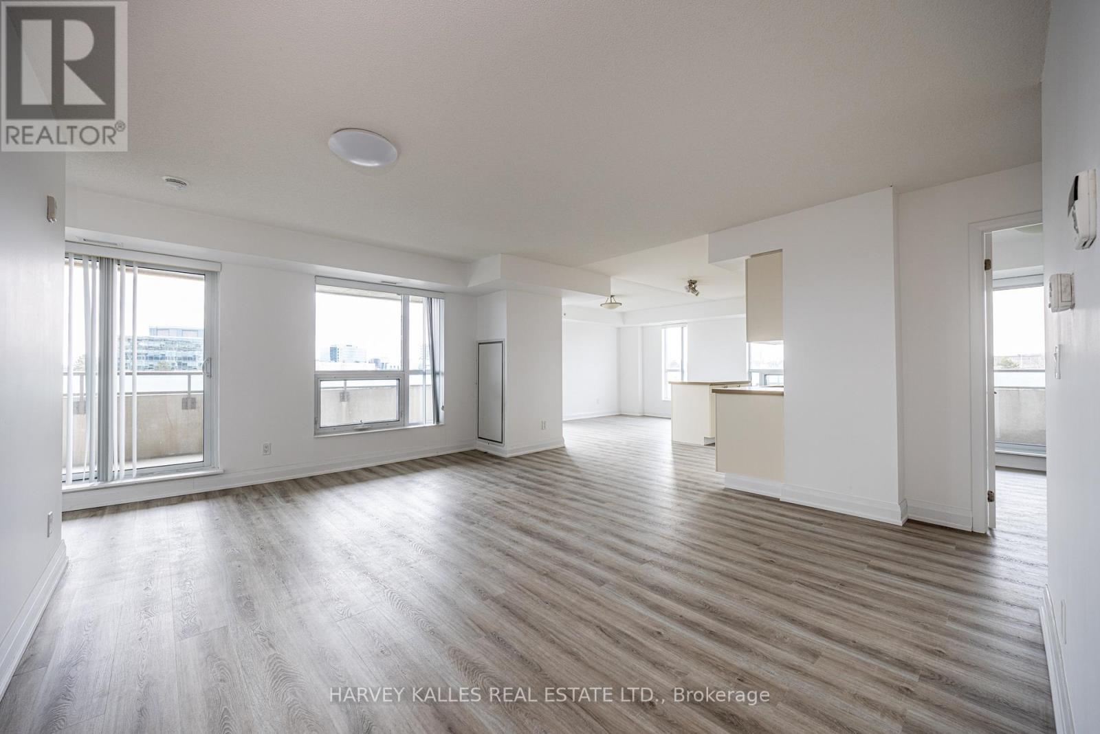 317 - 75 Norman Bethune Avenue, Richmond Hill, Ontario L4B 0B6 - Photo 4 - N13232794