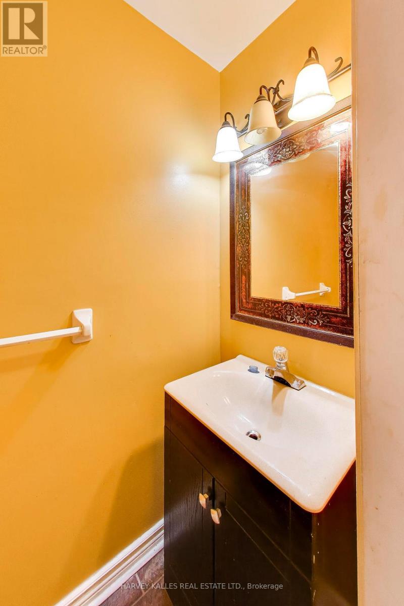 70 Andona Crescent, Toronto, Ontario M1C 5A3 - Photo 12 - E13234362