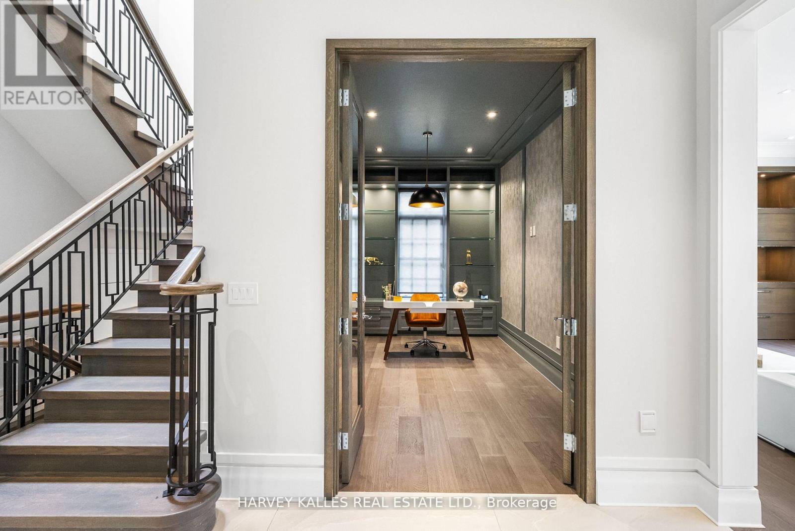 163 Cortleigh Boulevard, Toronto, Ontario M5N 1P6 - Photo 12 - C13248586